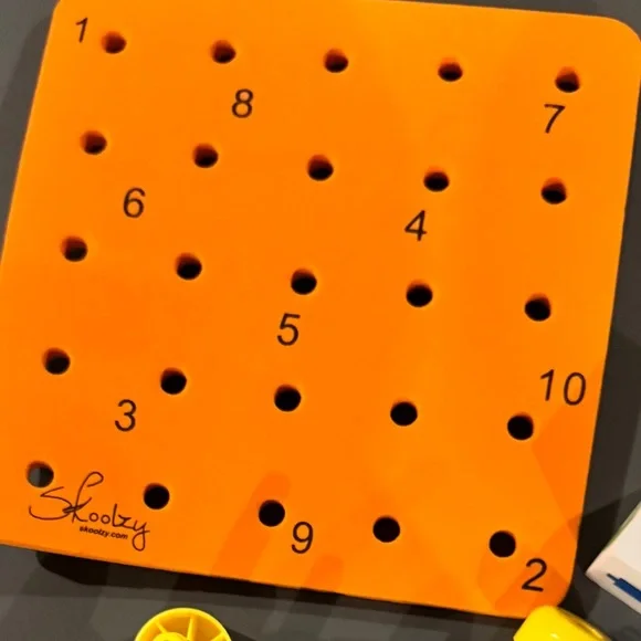 Skoolzy Pegs Stacking Lacing Fine Motor Occupational Therapy Toy Special Needs - Picture 3 of 4